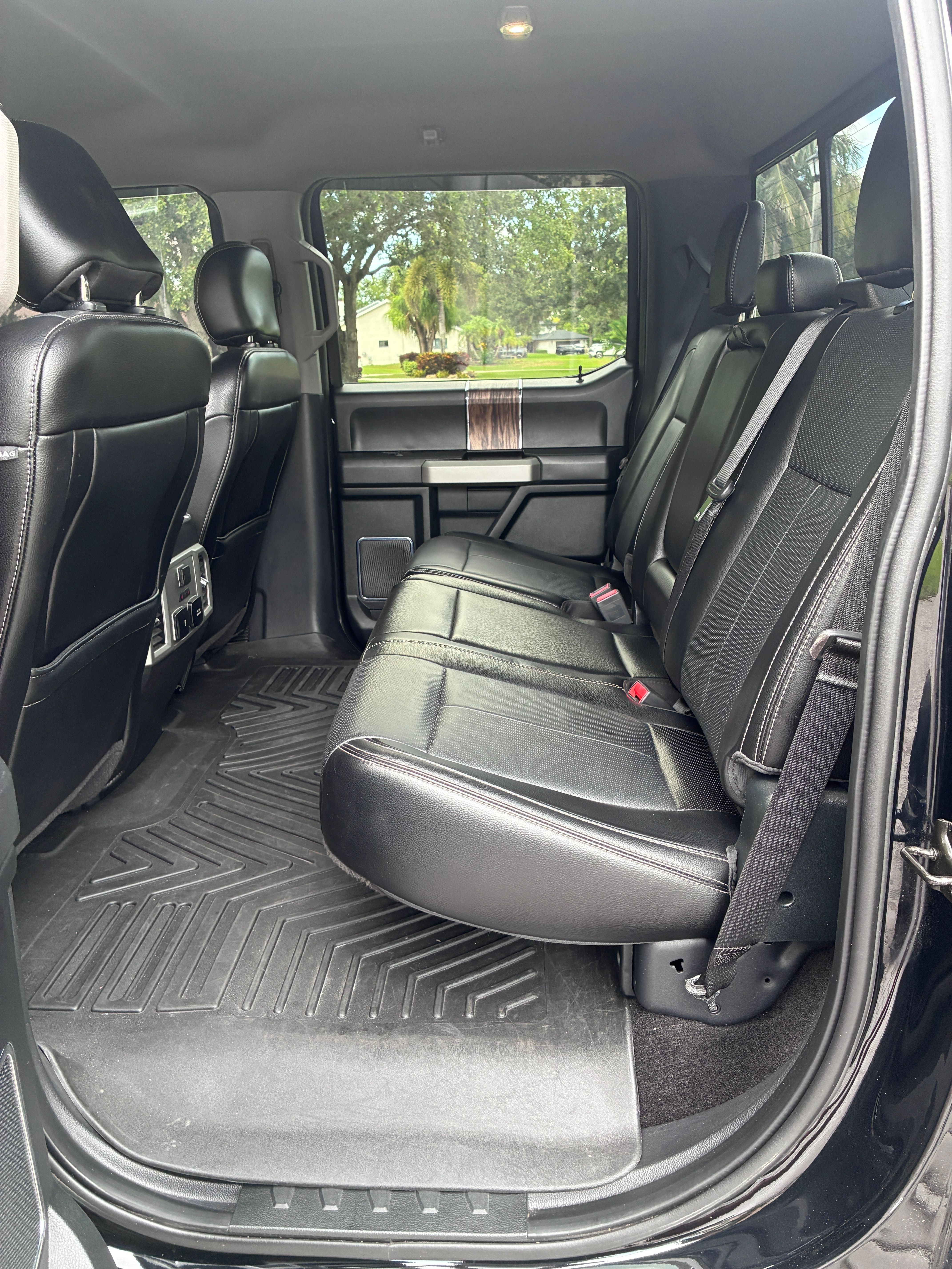 Used 2018 Ford F150 Lariat w/ Equipment Group 502A Luxury AWD/4WD image 9