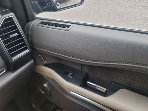 Used 2020 Ford Expedition Max Limited image 17