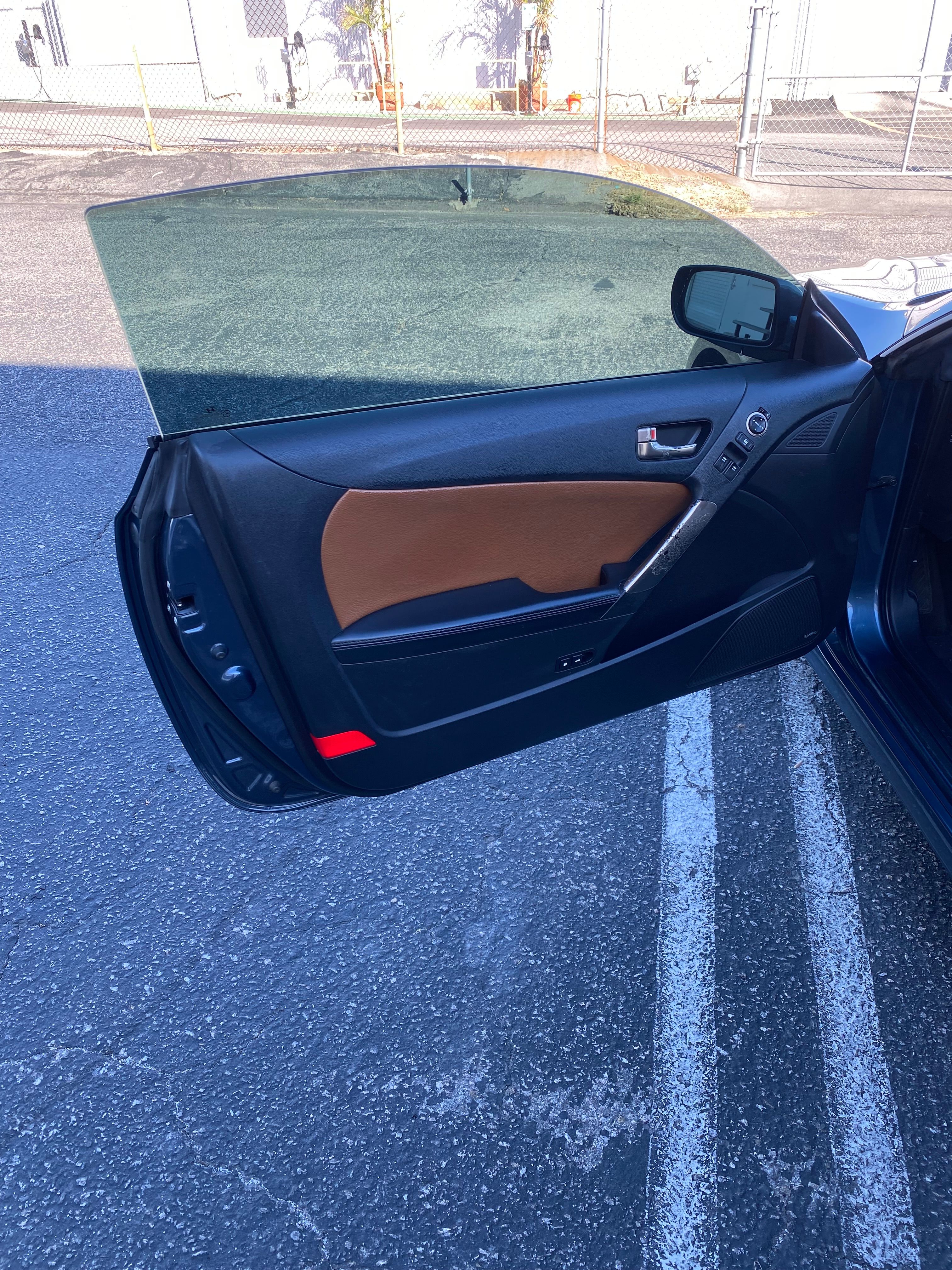 Used 2013 Hyundai Genesis 3.8 RWD image 15