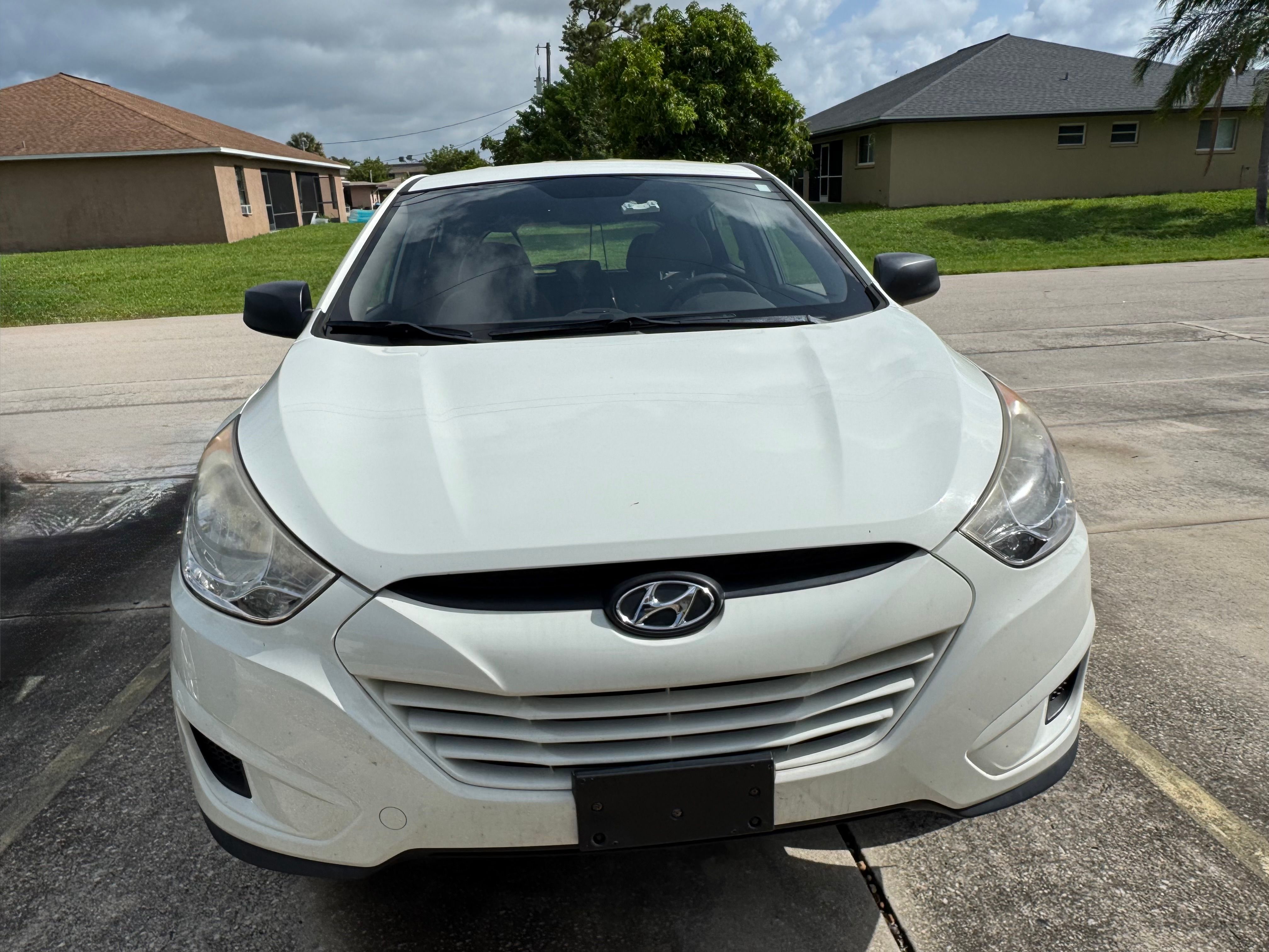 Used 2010 Hyundai Tucson GLS FWD image 4