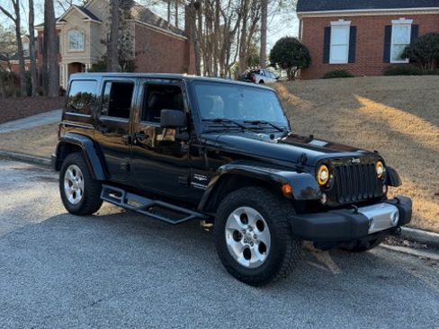 Used 2015 Jeep Wrangler Unlimited Sahara w/ Trailer Tow Group image 12