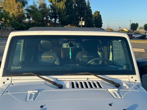 Used 2014 Jeep Wrangler Sahara w/ Connectivity Group AWD/4WD image 13