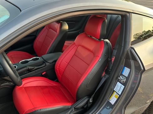 Used 2022 Ford Mustang GT Premium w/ GT Performance Package RWD image 4