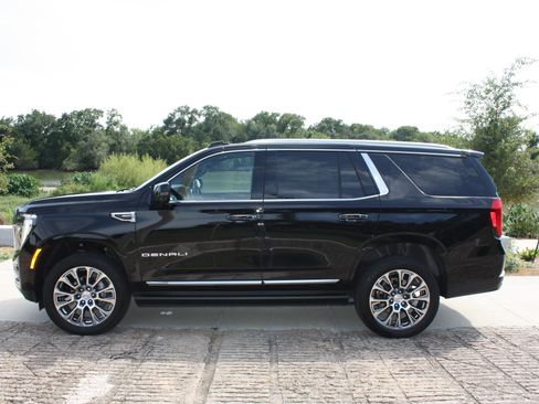 Used 2025 GMC Yukon Denali w/ Denali Reserve Package AWD/4WD image 1