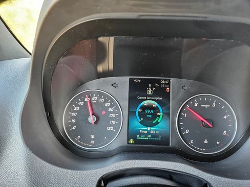 Used 2024 Mercedes-Benz Sprinter 2500 image 29