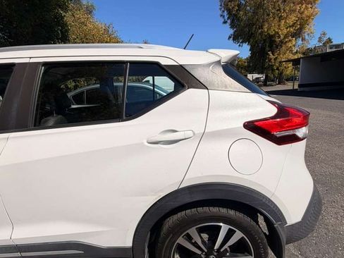 Used 2019 Nissan Kicks SR w/ SR Premium Package FWD image 1