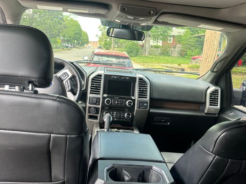 Used 2016 Ford F150 Lariat w/ Equipment Group 502A Luxury image 9