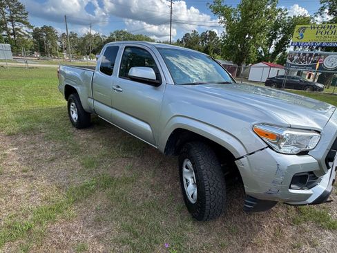 Used 2022 Toyota Tacoma SR image 6