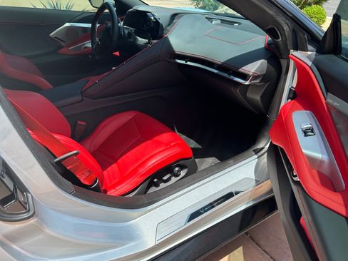 Used 2023 Chevrolet Corvette Stingray Preferred Conv w/ Z51 Performance Package RWD image 11