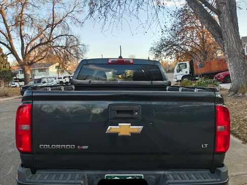 Used 2018 Chevrolet Colorado LT w/ Safety Package image 6