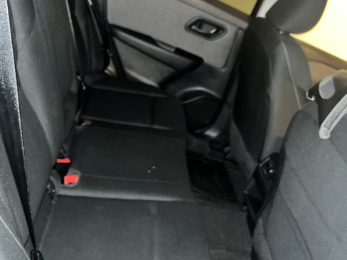 Used 2023 Nissan Rogue S image 13