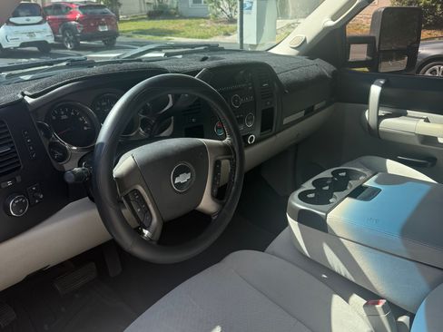 Used 2007 Chevrolet Silverado 1500 LT w/ 1LT Convenience Package RWD image 1
