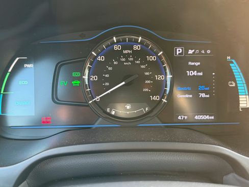 Used 2019 Hyundai Ioniq Plug-In Hybrid image 17