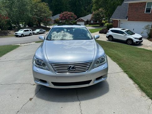 Used 2010 Lexus LS 460 RWD image 2