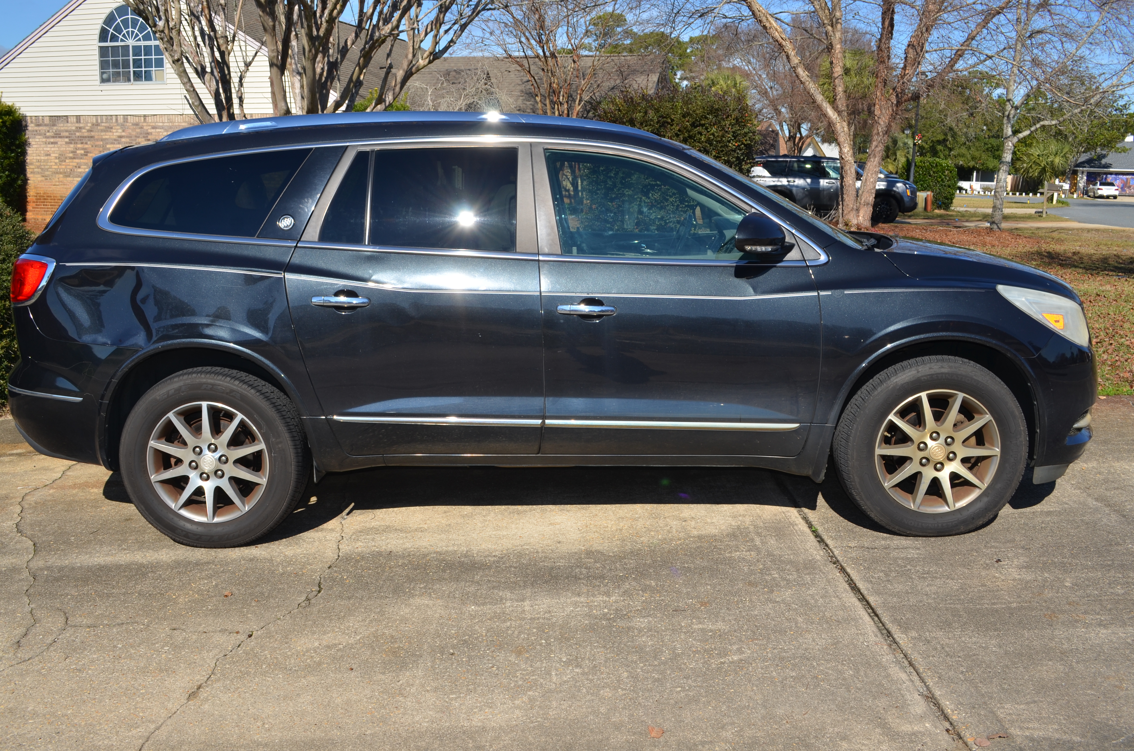 Used 2015 Buick Enclave Leather FWD image 5