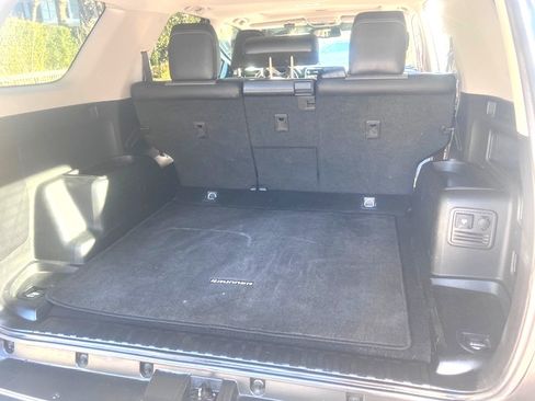 Used 2015 Toyota 4Runner SR5 Premium image 9