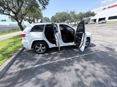 Used 2015 Jeep Grand Cherokee Overland AWD/4WD image 10