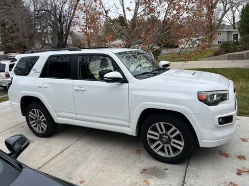 Used 2022 Toyota 4Runner TRD Sport w/ Technology Package image 4