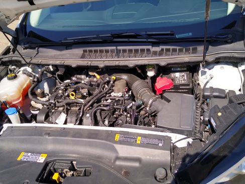 Used 2019 Ford Edge SE image 15