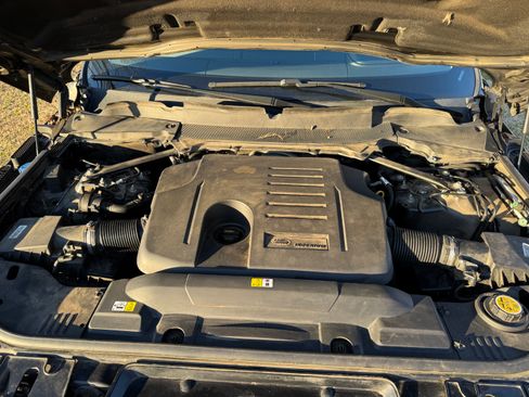 Used 2020 Land Rover Range Rover Sport HSE image 14