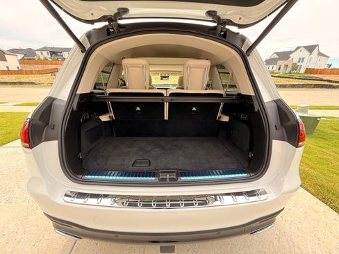 Used 2023 Mercedes-Benz GLS 450 4MATIC image 11