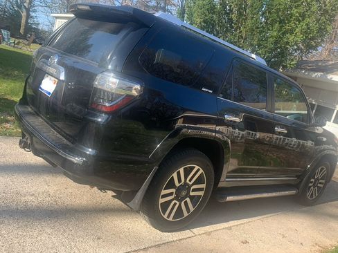 Used 2017 Toyota 4Runner Limited image 12