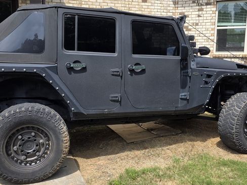 Used 2008 Jeep Wrangler Unlimited Sahara w/ Dual Top Group AWD/4WD image 6