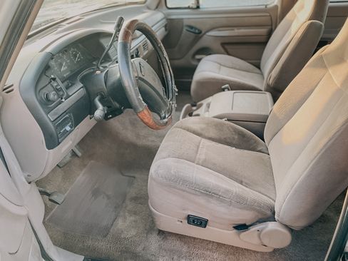 Used 1995 Ford F250 Long Bed image 4