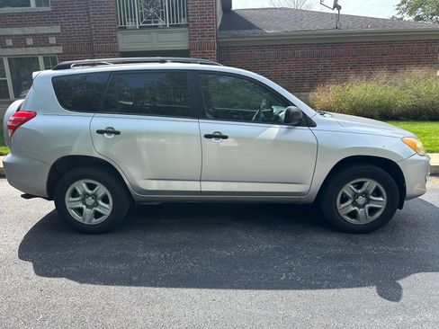 Used 2012 Toyota RAV4 FWD w/ Value Pkg image 2