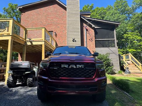 Used 2025 RAM 1500 Big Horn AWD/4WD image 4