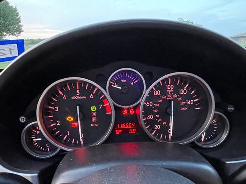 Used 2010 MAZDA MX-5 Miata Grand Touring w/ Premium Pkg RWD image 13
