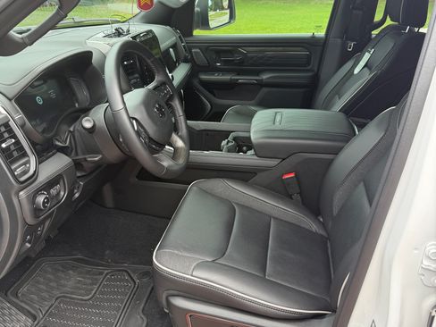 Used 2026 RAM 1500 Limited w/ Body Color Bumper Group AWD/4WD image 9