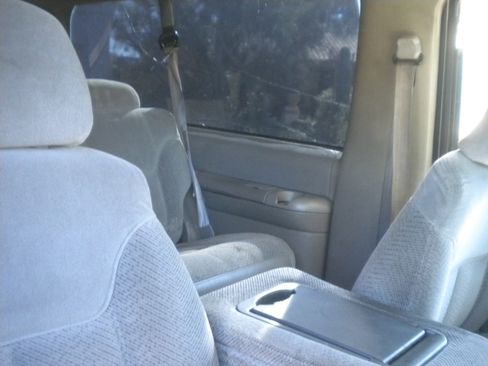 Used 1999 Chevrolet Tahoe 4WD 2-Door w/ Preferred Equipment Group image 9