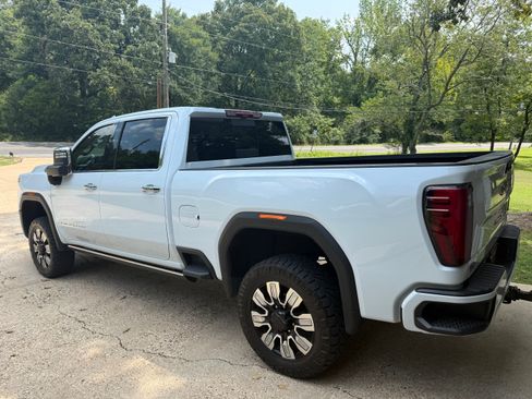 Used 2026 GMC Sierra 2500 Denali w/ Denali Reserve Package AWD/4WD image 8
