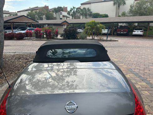 Used 2008 Nissan 350Z Touring image 5