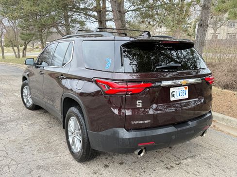 Used 2023 Chevrolet Traverse LT FWD image 4