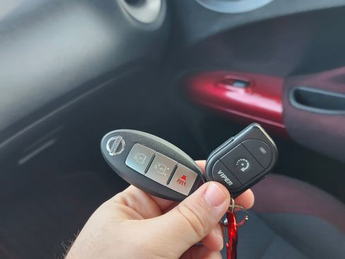 Used 2015 Nissan Juke SV w/ Technology Package image 13