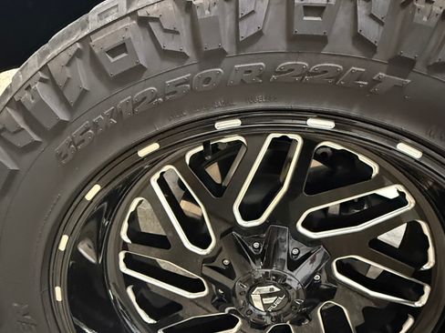 Used 2023 GMC Sierra 3500 Denali w/ Denali Ultimate Package image 18