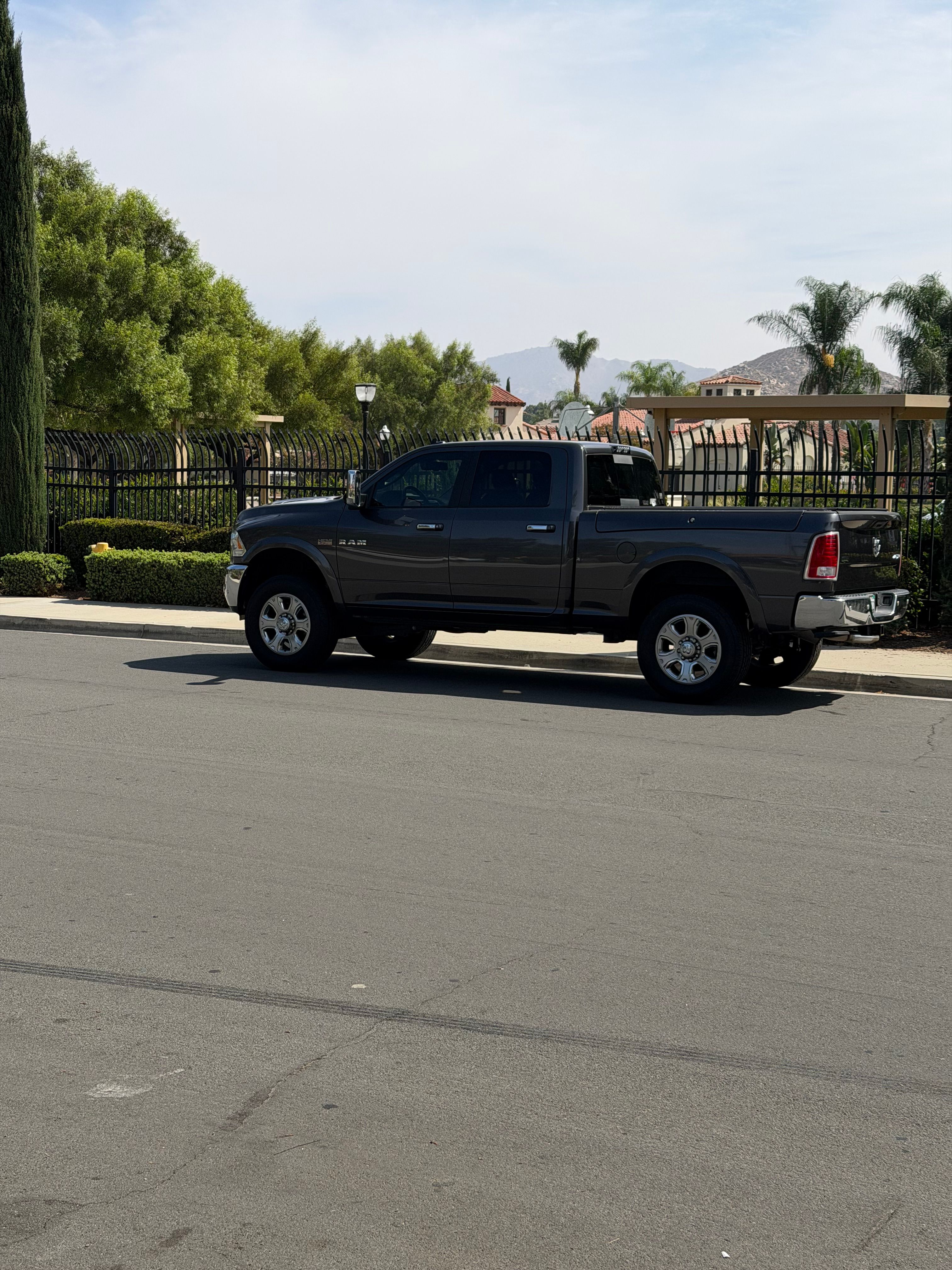 Used 2018 RAM 2500 Laramie w/ Convenience Group AWD/4WD image 9