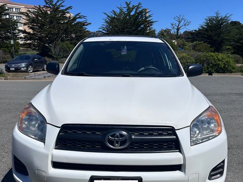 Used 2012 Toyota RAV4 4WD w/ Value Pkg image 4