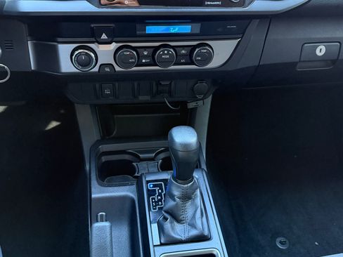 Used 2021 Toyota Tacoma SR image 10