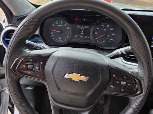 Used 2024 Chevrolet Trax LS w/ LS Convenience Package image 14