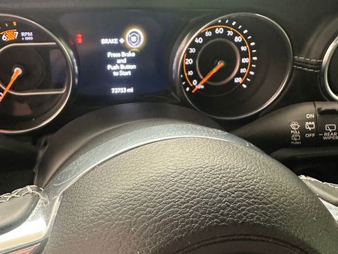 Used 2021 Jeep Wrangler Unlimited Sahara AWD/4WD image 10