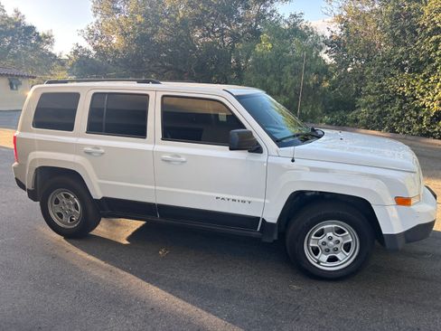 Used 2017 Jeep Patriot Sport w/ Power Value Group image 9