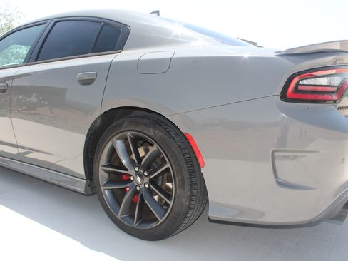 Used 2019 Dodge Charger R/T w/ Performance Handling Group RWD image 8