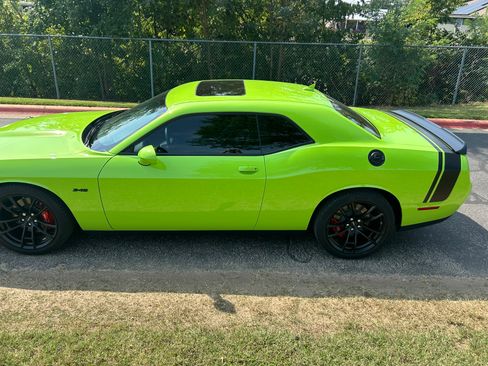 Used 2023 Dodge Challenger R/T w/ Plus Package image 8