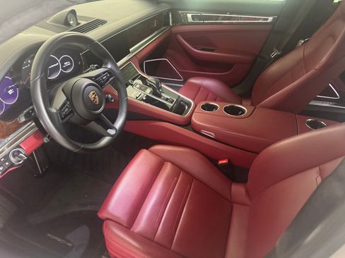 Used 2023 Porsche Panamera Turbo S Executive image 10