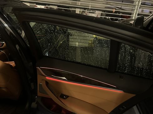 Used 2020 BMW M550i xDrive M550i xDrive Sedan 4D w/ Premium Package image 27