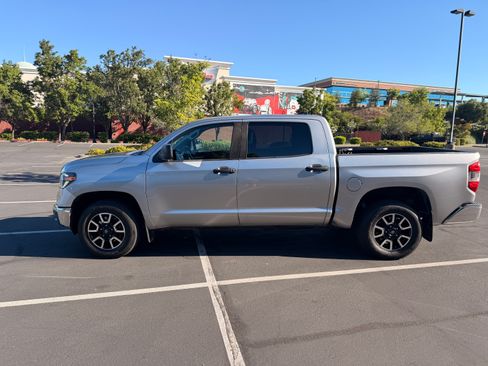 Used 2020 Toyota Tundra SR5 w/ TRD Off-Road Plus Package AWD/4WD image 4
