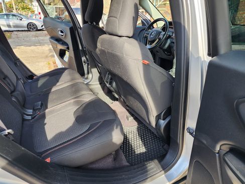 Used 2016 Jeep Cherokee 75th Anniversary AWD/4WD image 8